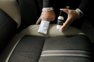 車内メニューで客単価を上げる｜シートコーティングを外装メニューと組み合わせる見積の作り方（カーディテイリング業向け）