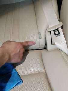 アルファードオーナー必見！革シートを守るための最適な方法とは？