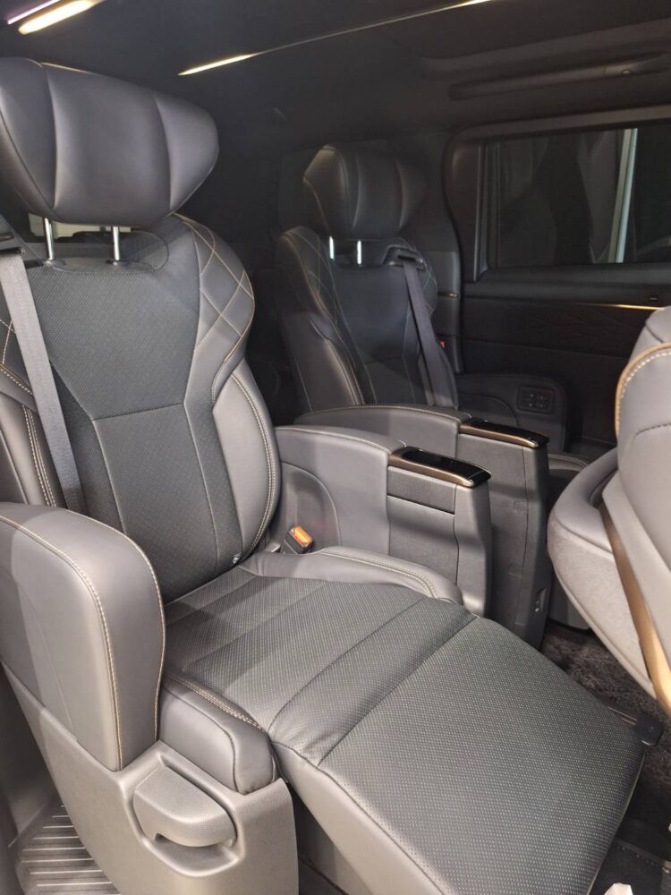 施工後 前席全景 フロントシート