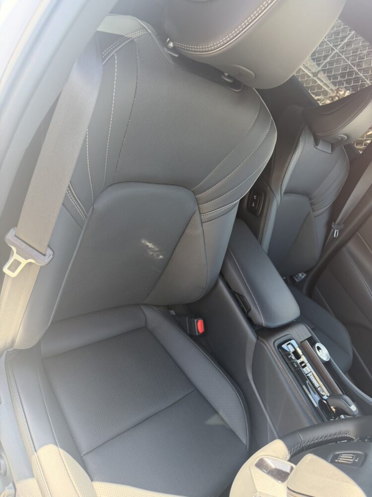 クラウン セダン 本革フロントシート 施工前