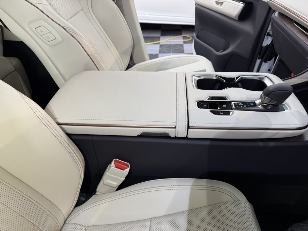 LM センターコンソール・アームレスト コーティング施工