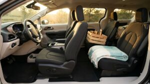 夏のキャンプ・BBQの泥汚れからSUVのファブリックシートを守る｜伊万里の車内クリーニング＆水性シートコーティング