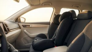 送迎で毎日使う車の汗・皮脂汚れ｜シートと内装ファブリックをまとめてケア｜守口市・G.R.A AUTO WORKS