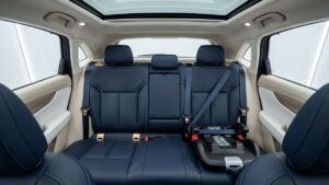 新車のチャイルドシート設置面・ベルト周りを夏の泥汚れから守る｜アウトドア後の子ども席ケア｜丹羽郡・メーキングファクトリーポリッシュ