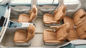 お客様を乗せる社用車の後席レザーを紫外線の乾燥・色あせから守る｜2列目・3列目のレザーケア｜札幌市・シーズ