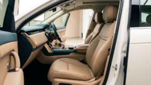 エアコンの季節、本革シートと車内の空気を清潔に｜新車をきれいに保つ車内衛生｜帯広市・エスプランニング
