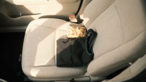 福岡県久留米市 車内クリーニング｜お盆明けの送迎車、ファブリックシートをまるごと整える