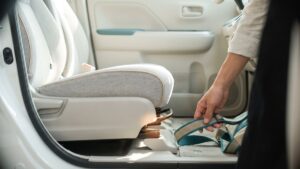 群馬県太田市 車内クリーニング｜三世代同乗のお盆帰省で増えるシート下部・サイドの汚れ対策