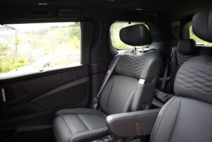 新型エルグランドの内装｜子どもが乗る本革シートを新車のうちに守る（施工事例・埼玉県嵐山町）